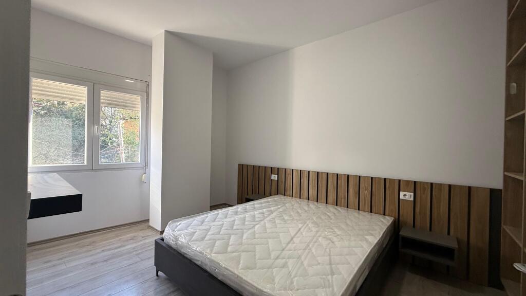 📍 Myslym Shyri, pranë Kastratit 🏢 Jepet me qira apartament 1+1