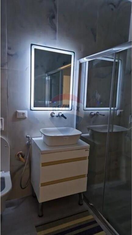 Jepet me Qira Apartament 1+1 te Farmacia 10