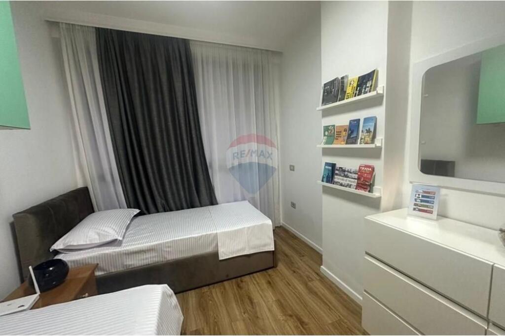 Jepet me qira apartament 2+1 te Rruga e Kavajes