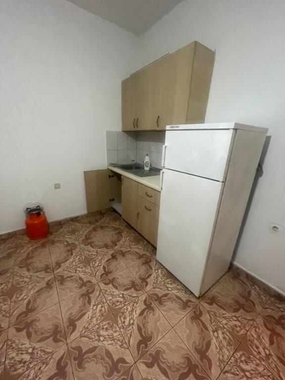 Affittasi 1+1 a Jordan Misja, 300 Euro