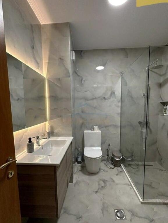Shitet, Apartament 2+1 – Air Albania, Tiranë