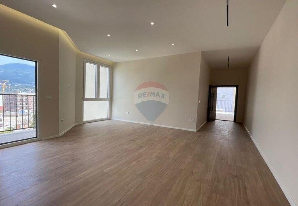 Apartamente 1+1 per shitje - prane Kompleksit Mangalem (530361001-939)