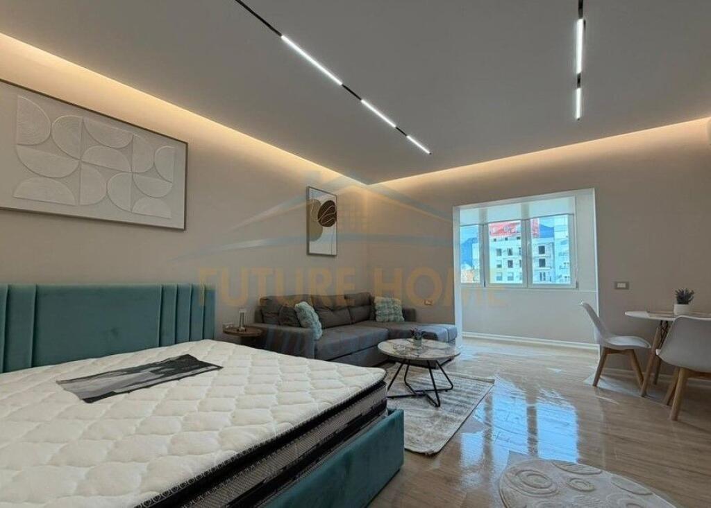 Shitet Garsoniere, rruga Barrikadave