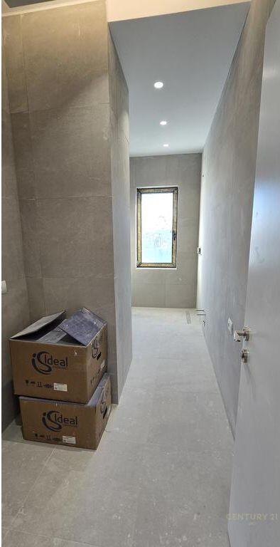 APPARTAMENTO PER UFFICI 2+1+2 IN VIA BARRIKADAVE! 1.300 € /Mese Sup. Totale 107m2