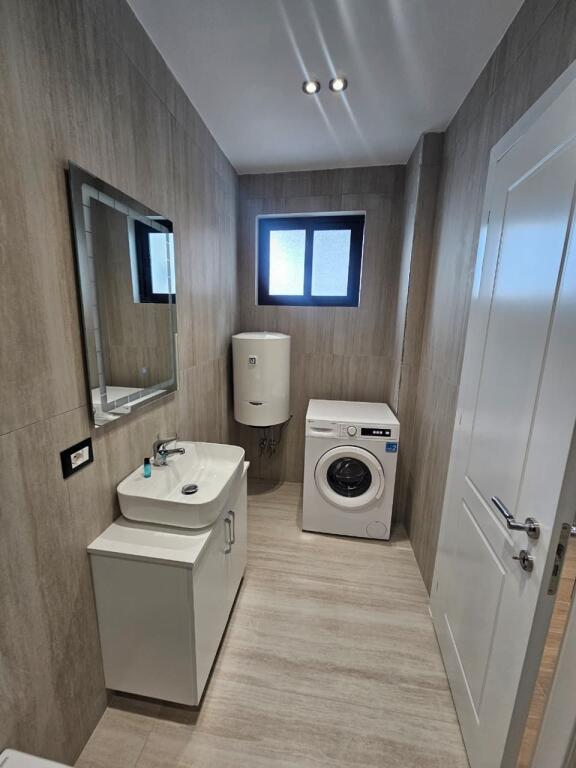 JEPET ME QERA SUPER APARTAMENT 1+1 NE KENETE DURRES