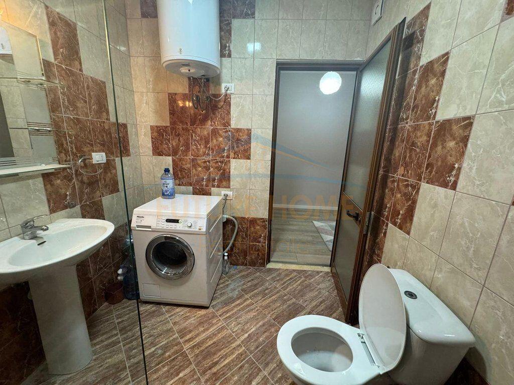 Qera, Apartament 2+1 tek Thesari, Fresk