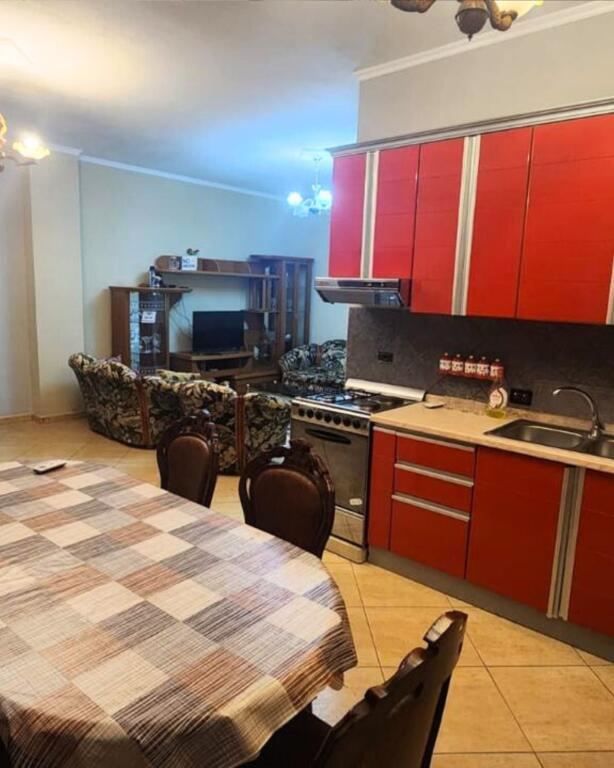 Apartament me Qira