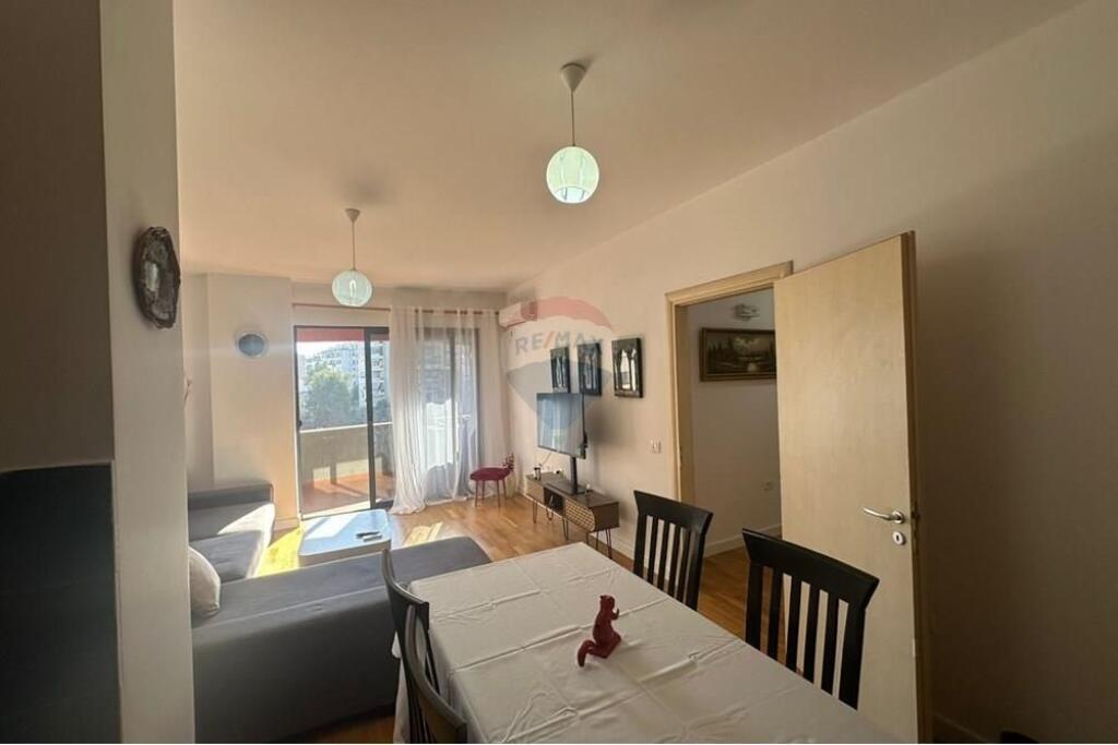 Appartamento moderno 2+1+2 con parcheggio e 2 balconi