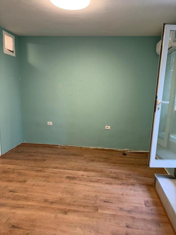 Jepet me qera njesi biznesi prane Blvd Zhan Dark