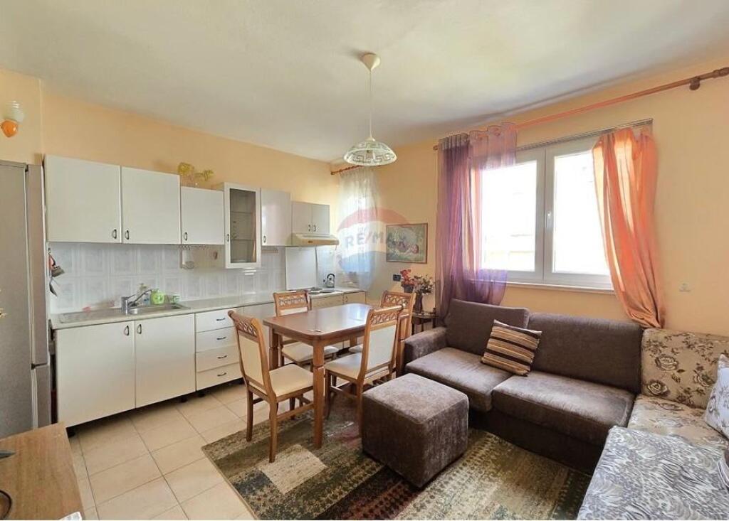 Apartament 1+1 tek Rruga e Durresit prane Kafe Flora