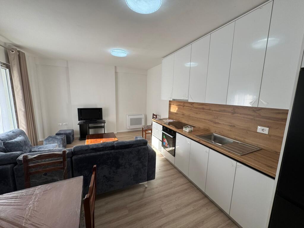 Apartament me qera 1+1+parkim Astir