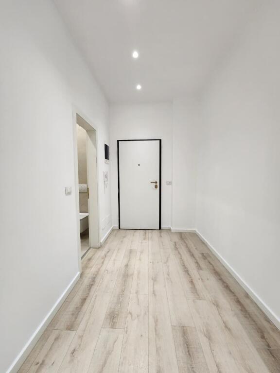 Office for Rent (completely new)🔥 Building 2024 Selvia/ Passing the Gold villa -- 105 m2 55,000 lekë/Month Net