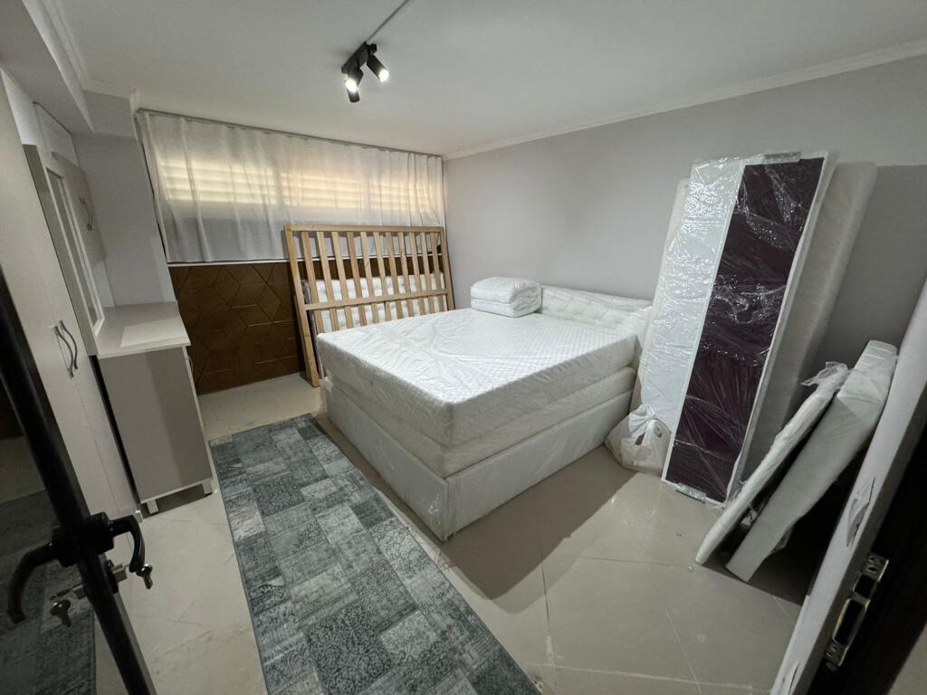 Affitto Appartamento 1+1 📍Xhamlliku 🛣️ Di fronte alla Scuola Niket Dardani ✨💶Prezzo: 35000 leke