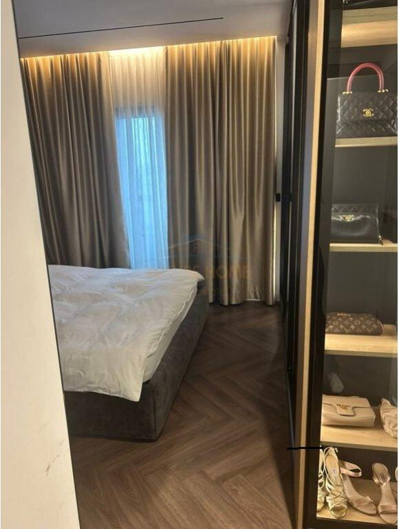 SHITET APARTAMENT 2+1 TEK RRUGA ELBASANIT