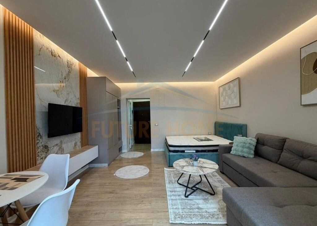 Shitet Garsoniere, rruga Barrikadave