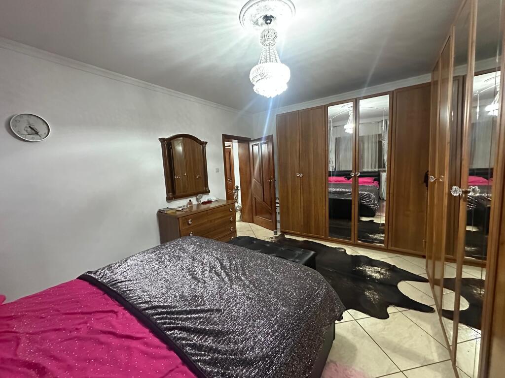 🏡Shitet Apartament 2+1 | 📍Rruga Kavajes, prane Globe