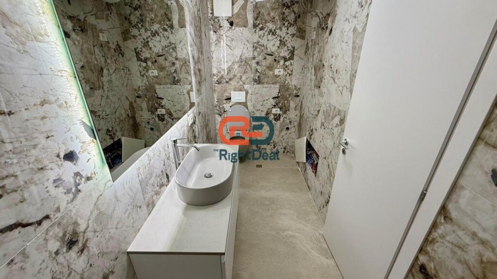 Tek Rezidenca Kodra E Diellit, Shitet Super Apartament 3+1+2+Verande, I Investuar !