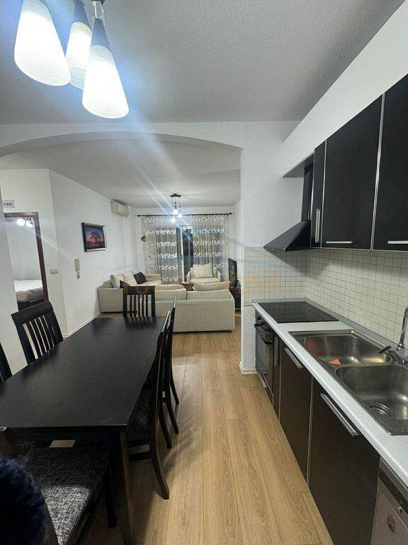 Qera Apartament 2+1 Stadiumi Dinamo