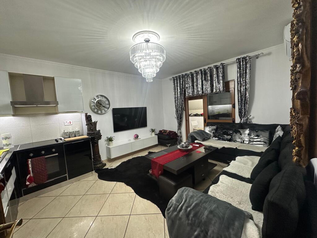 🏡Shitet Apartament 2+1 | 📍Rruga Kavajes, prane Globe