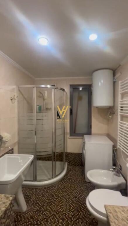 SHITET GARSONIERE+APARTAMENT TE 9 KATESHET 360.000 EURO