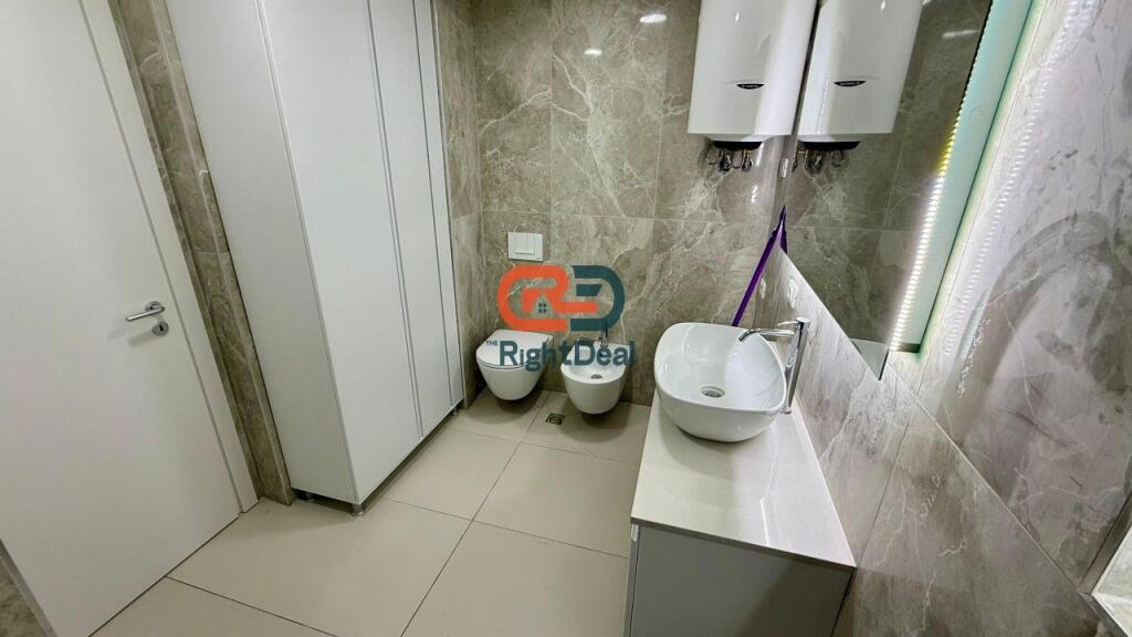 Tek Rezidenca Kodra E Diellit, Shitet Super Apartament 3+1+2+Verande, I Investuar !