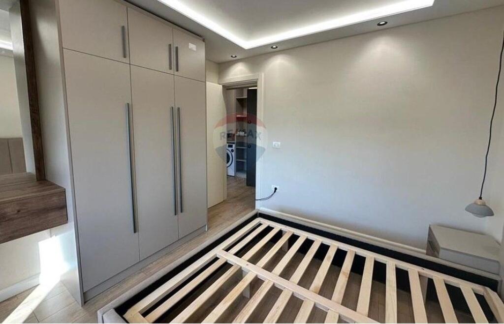Apartament 1+1  Për Shitje  Rruga Muhamet Gjollesha, 21 Dhjetori, Tiranë!!! ID: 530471006-267