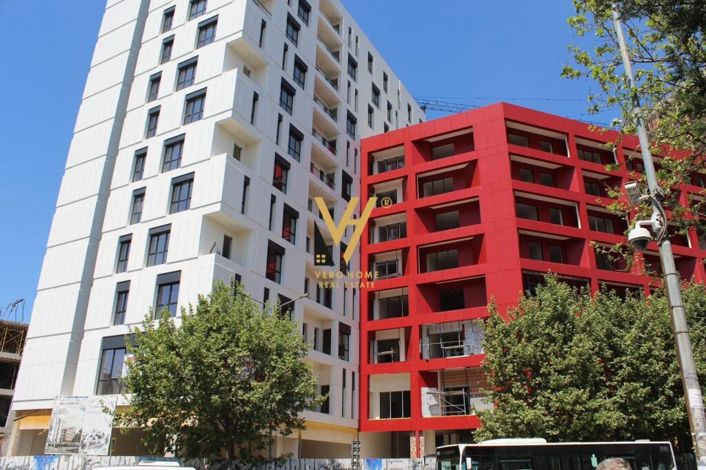 SHOP FOR RENT 94 M2 ON DIBRES STREET 150,000 LEKE