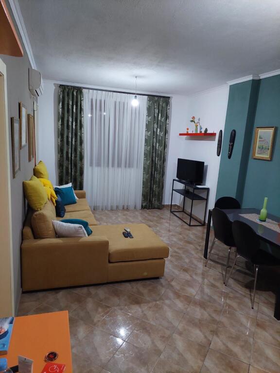 Shitet apartament 1+1 - Shkëmbi i Kavajës