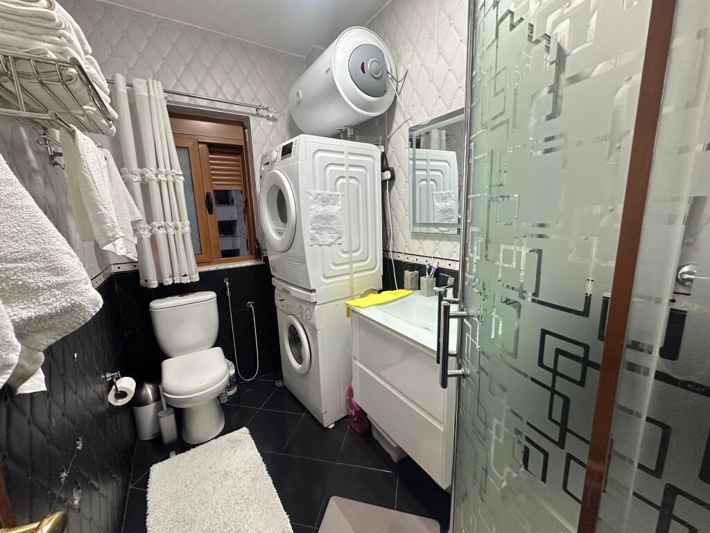 🏡Shitet Apartament 2+1 | 📍Rruga Kavajes, prane Globe