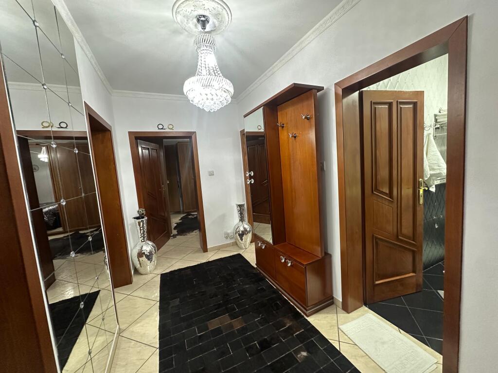 🏡Shitet Apartament 2+1 | 📍Rruga Kavajes, prane Globe