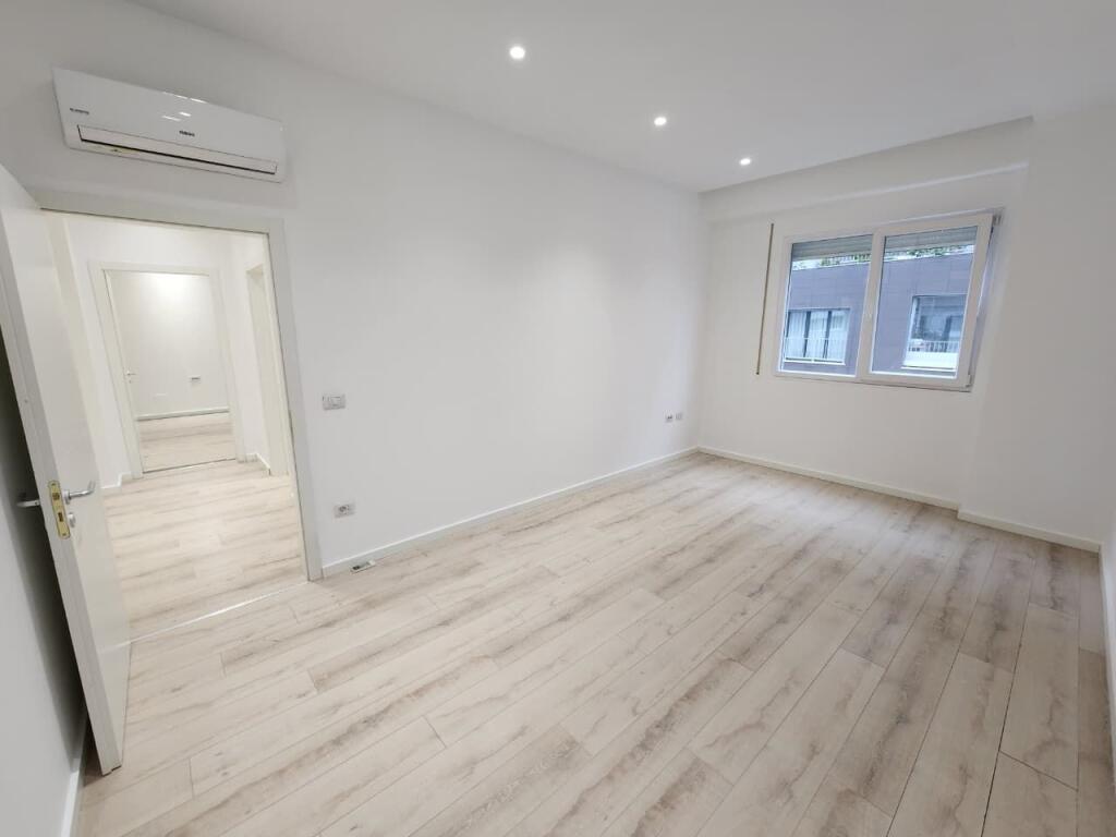 Office for Rent (completely new)🔥 Building 2024 Selvia/ Passing the Gold villa -- 105 m2 55,000 lekë/Month Net