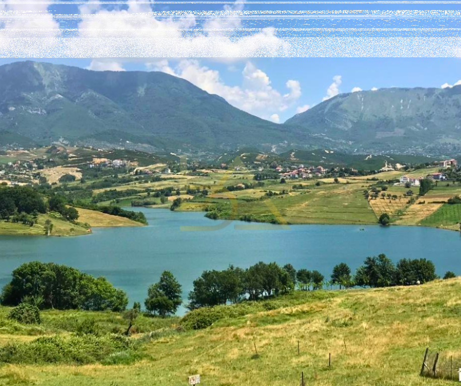 Shiten Vila – Liqeni i Farkës, Tiranë