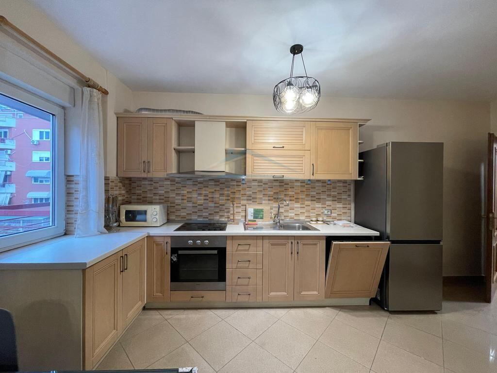 Qera, Apartament 2+1+2+Post parkimi, Liqeni i Thatë, Tiranë.