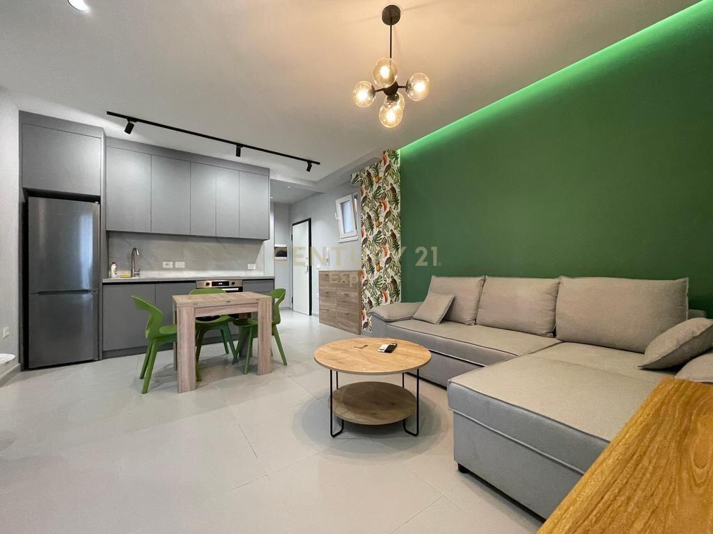 APARTAMENT 2+1 PER QIRA TEK TRIO TOWER !