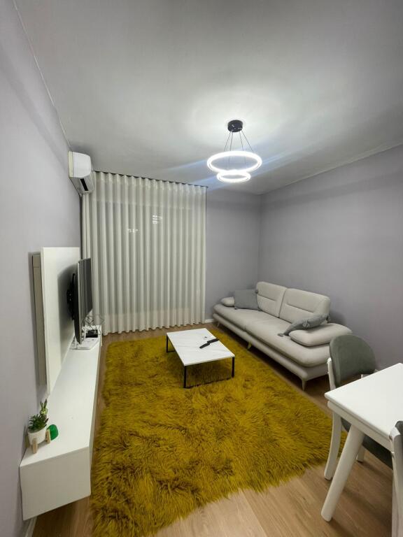 Kodra e Diellit - Jepet me Qera