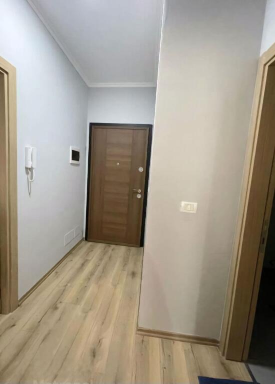 Jepet me qera apartament 1+1 te ish Tregu Elektrik!
