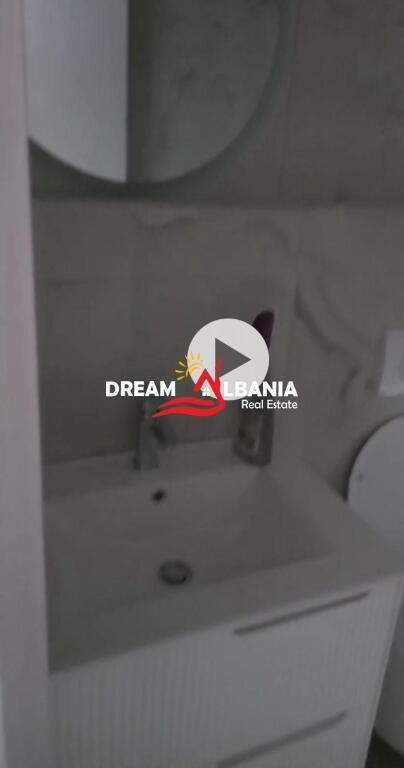 Ambjent zyrash me qera tek Kompleksi Aura ne rrugen Dritan Hoxha, Tirane ID (42611395)