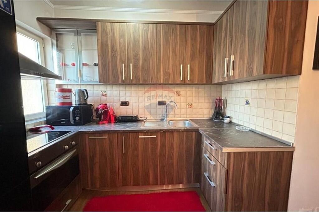 Apartament - Për Shitje - Ambasada Amerikane, Rruga e Elbasanit, Tiranë