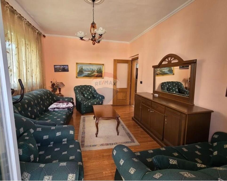 Apartament 1+1 tek Rruga e Durresit prane Kafe Flora
