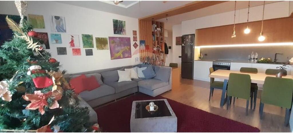 Shitet apartament 2+1 te Qyteti Studenti!