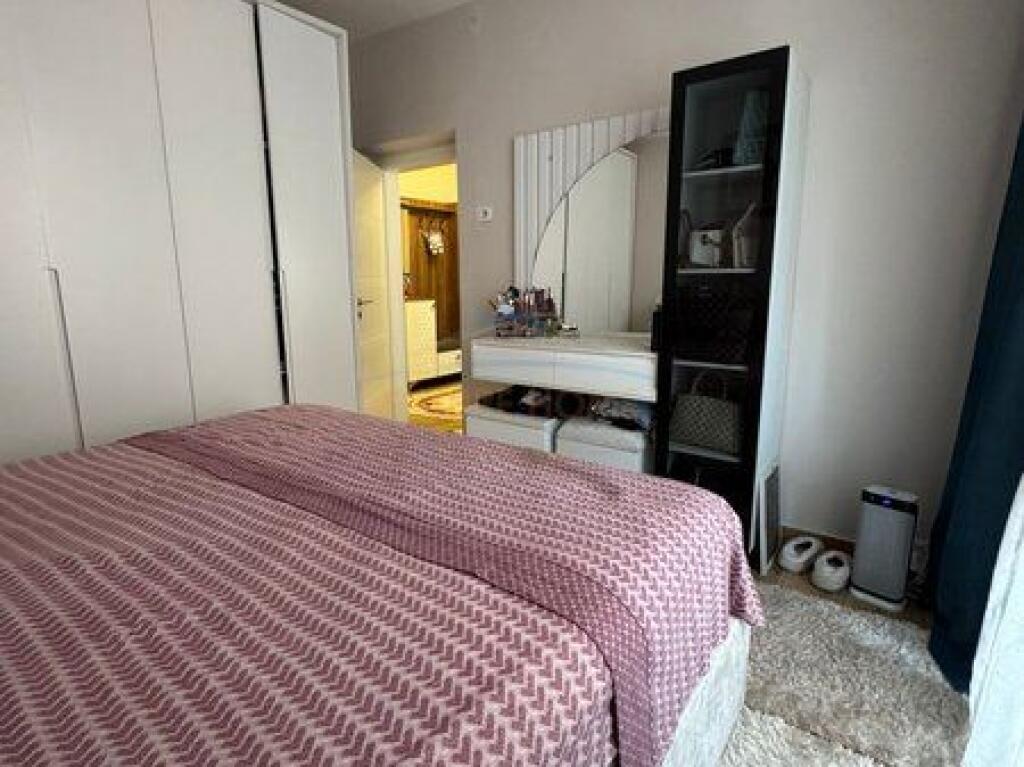 Shitet, Apartament 1+1, Kinostudio, Tiranë.