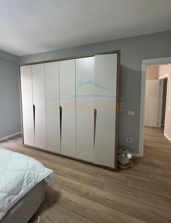 Qera, Apartament 2+1 tek Thesari, Fresk