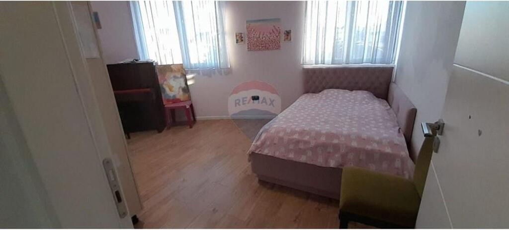 Shitet apartament 2+1 te Qyteti Studenti!