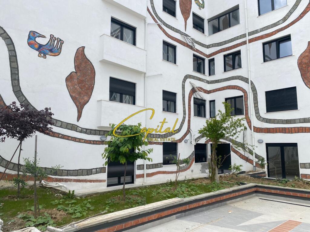 APARTAMENT ME QERA 2+1 KODRA E DIELLIT 2 700 EURO