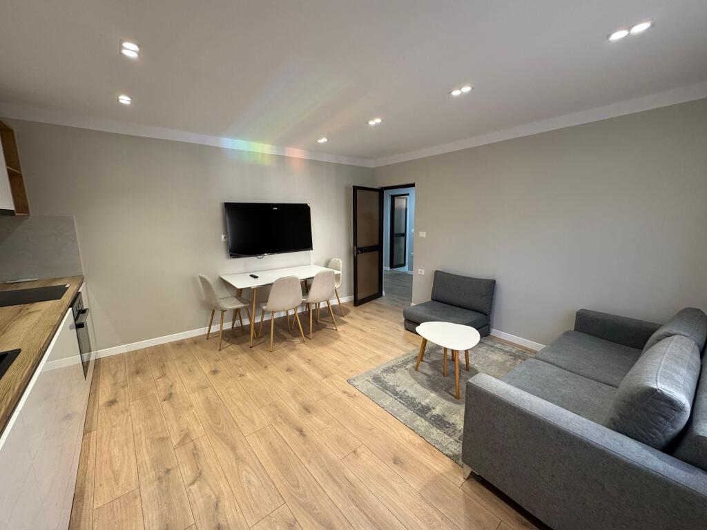 📣 AFFITTO SUPER Appartamento 1+1 📍 Vicino alla Scuola "Kuqe" 🛣️ Via "Qemal Stafa" ✨