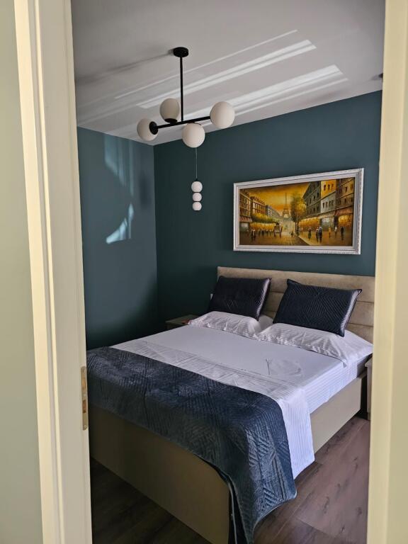 💥📌 Jepet me qira nje apartament luksoz 3+1+1bllk +2wc NE FRESK  , i pozicionuar në një pozicion strategjik në Tiranë 💥