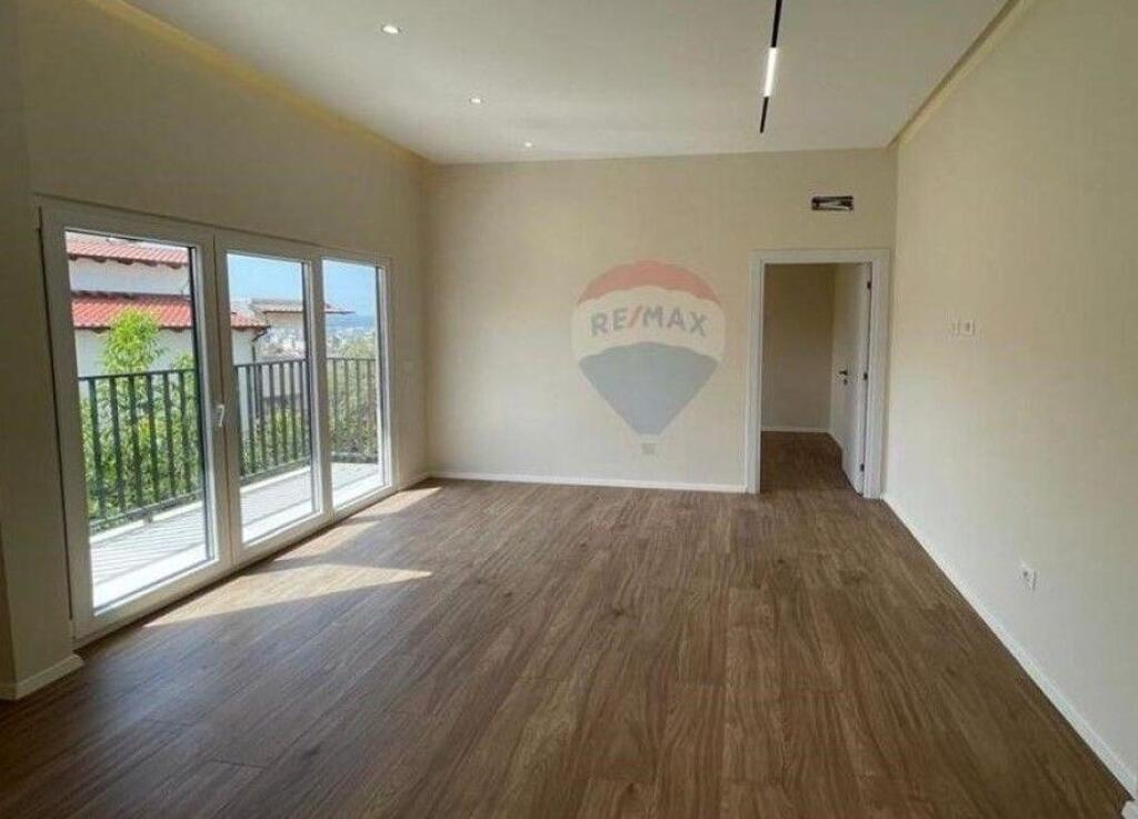 Shitet Apartament - prane Kompleksit Mangalem (530361001-939)