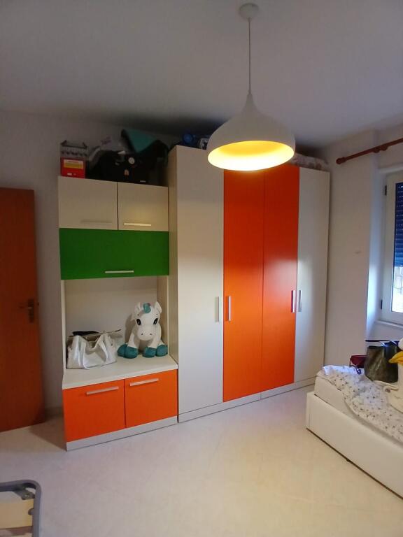 Jepet me qera apartament 2+1+2 Rruga marko Bocari,Liqeni i thate.