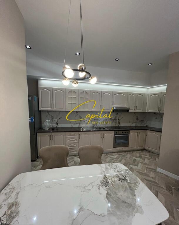 SHITET APARTAMENT 2+1+2 QENDER 360.000 EURO