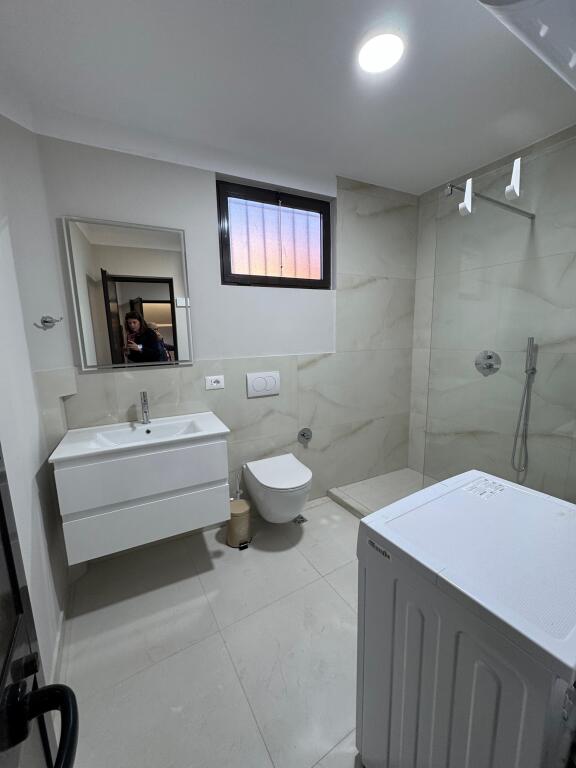 📣 AFFITTO SUPER Appartamento 1+1 📍 Vicino alla Scuola "Kuqe" 🛣️ Via "Qemal Stafa" ✨